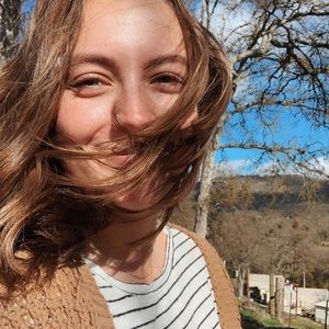 Meet your Posher, Mikhaila